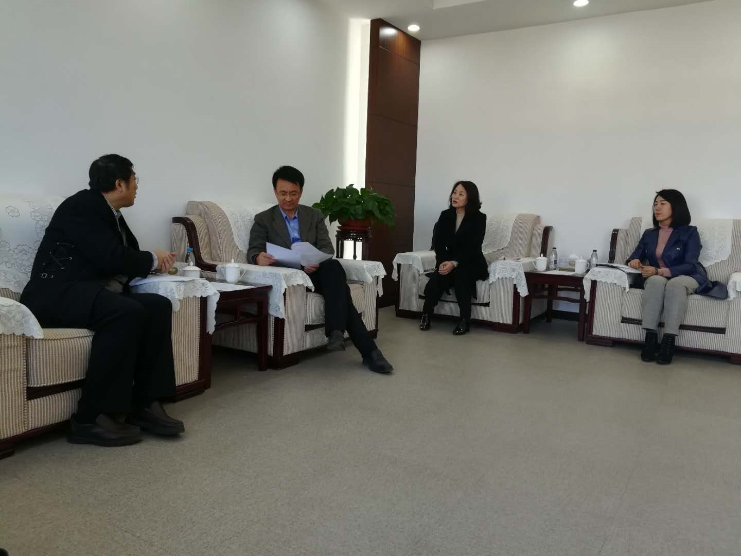 2019年3月7日何教授向宁兴华常务副区长汇报项目情况